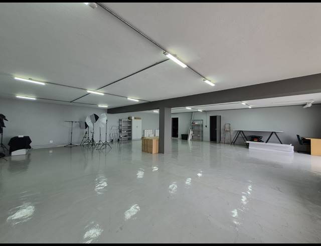 650M² OFFICE FOR SALE IN SUNNINGHILL